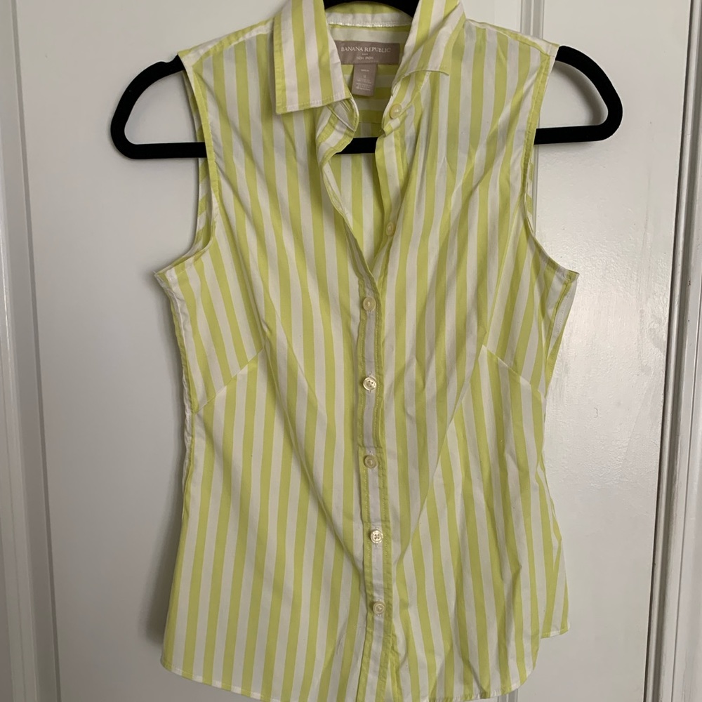 Banana Republic button down collared shirt